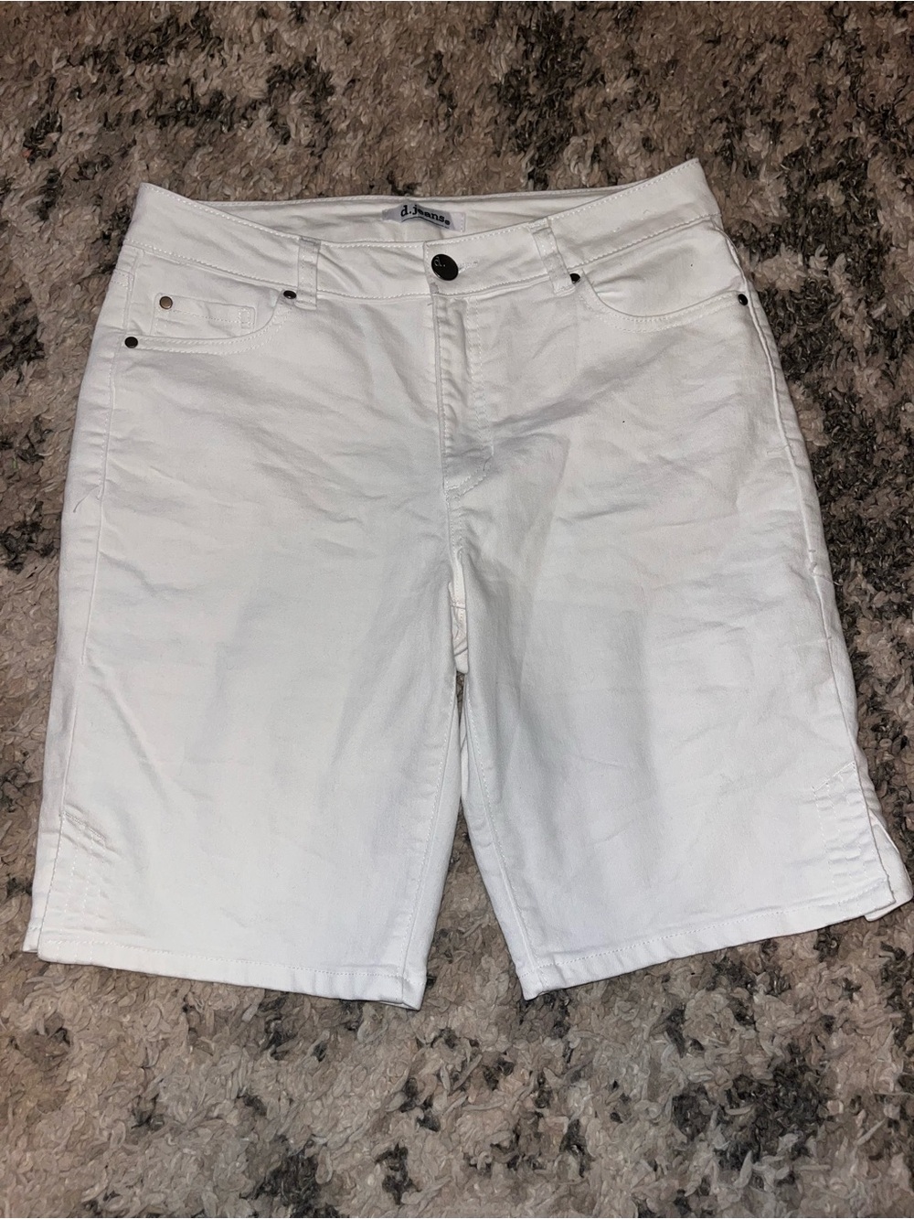 d. jeans White Denim Bermuda Shorts woman’s size 6